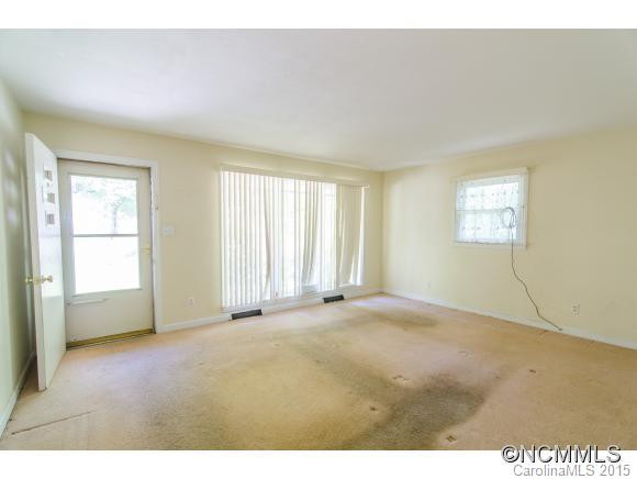 240 Royal Pines Drive - Photo 4