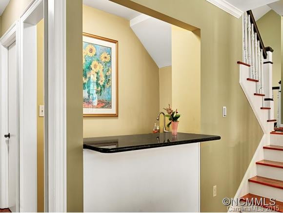 44 TREETOP DRIVE - Photo 10