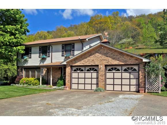 318 Tracy Lane