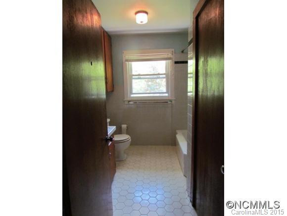 2035 Hwy. 176 - Photo 10