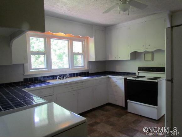 2035 Hwy. 176 - Photo 8