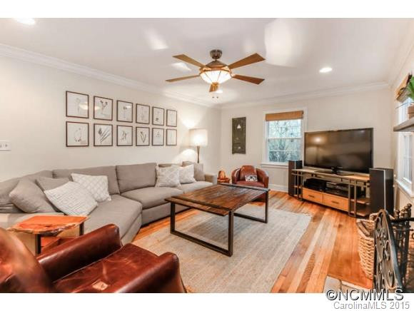 668 Lakeshore Drive - Photo 2