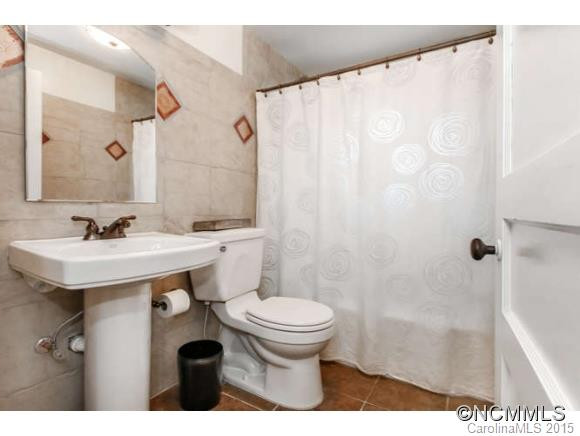 668 Lakeshore Drive - Photo 13