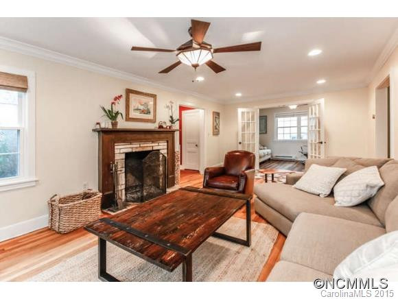 668 Lakeshore Drive - Photo 3