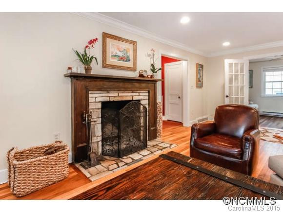 668 Lakeshore Drive - Photo 4