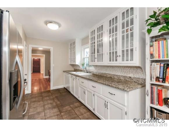 668 Lakeshore Drive - Photo 8