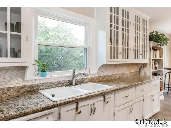 668 Lakeshore Drive - Photo 10