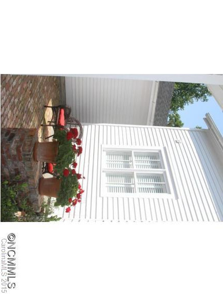 35 Melrose Avenue - Photo 17