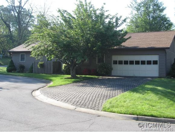 8B Greenbriar Court