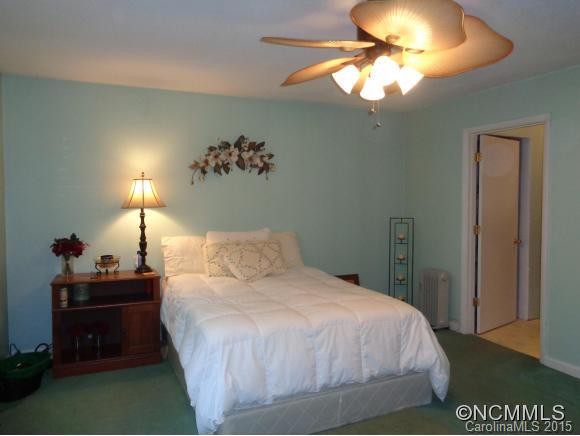 111 Chestnut Place - Photo 14