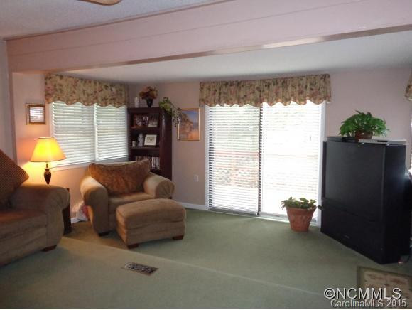 111 Chestnut Place - Photo 4
