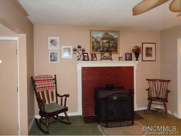 111 Chestnut Place - Photo 5