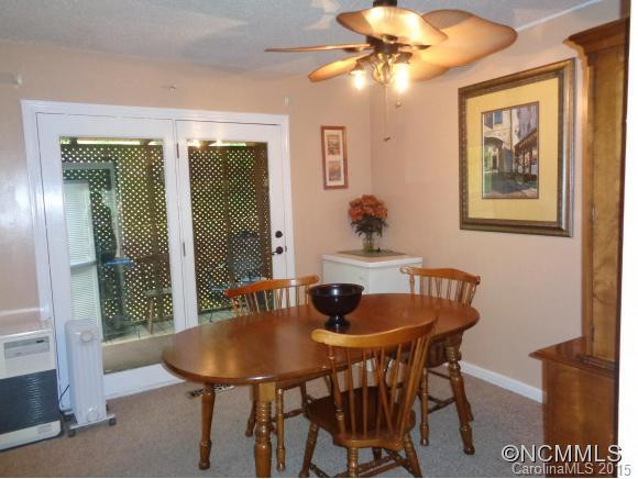 111 Chestnut Place - Photo 9