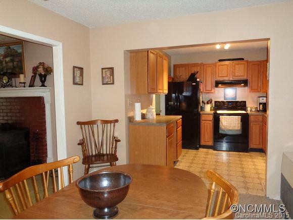 111 Chestnut Place - Photo 10