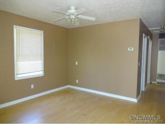 727 GENEVA STREET - Photo 4