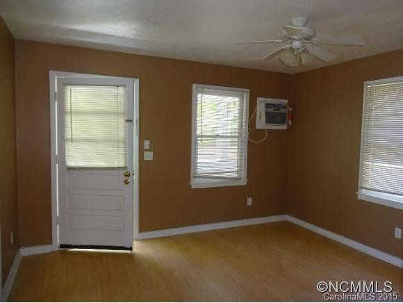 727 GENEVA STREET - Photo 5