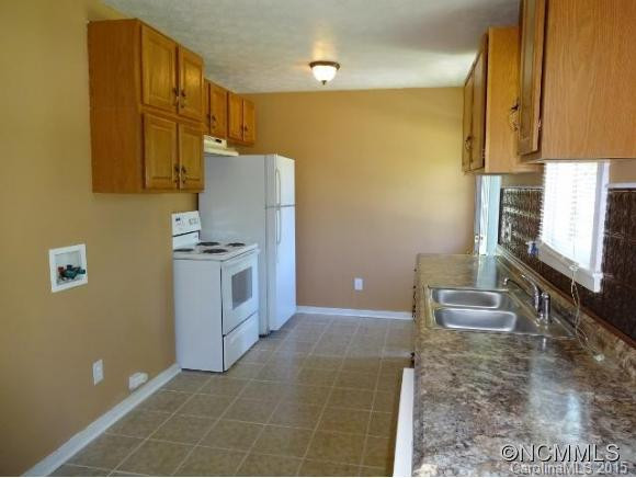 727 GENEVA STREET - Photo 6