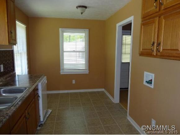 727 GENEVA STREET - Photo 8