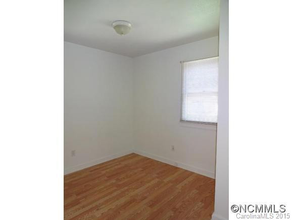 727 GENEVA STREET - Photo 10