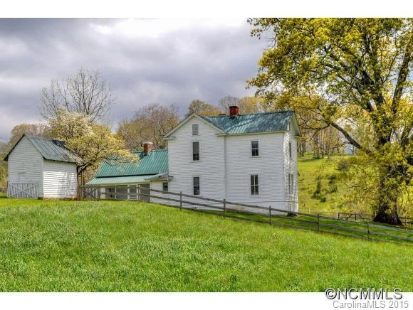 233 Pigeon Valley Lane