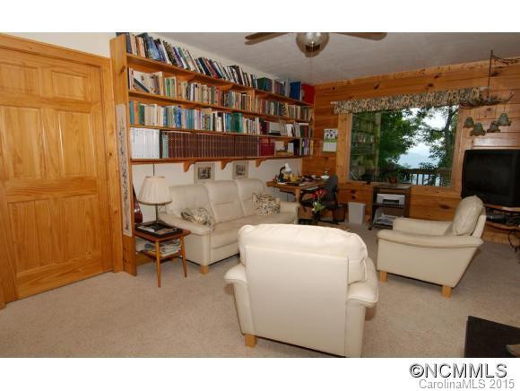 760 Woody Lane - Photo 10