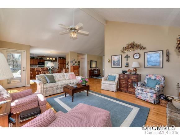 600 Summit Ridge Drive - Photo 4