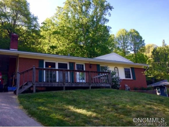 9 Hillview Circle