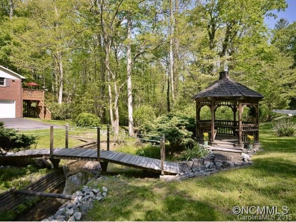 225 HAYWOOD KNOLLS DRIVE - Photo 2