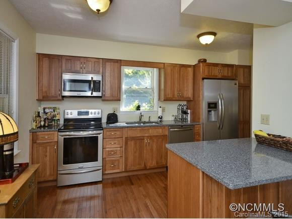 225 HAYWOOD KNOLLS DRIVE - Photo 4