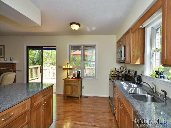 225 HAYWOOD KNOLLS DRIVE - Photo 5
