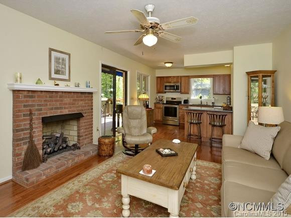 225 HAYWOOD KNOLLS DRIVE - Photo 6