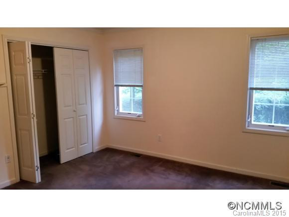 20 Greenbriar Road - Photo 5