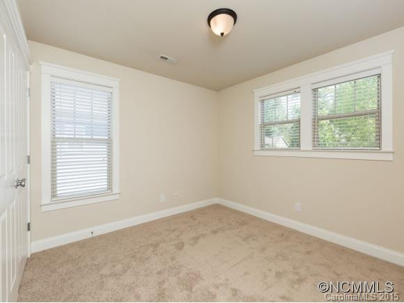 104 MOUNTAIN DR. - Photo 12