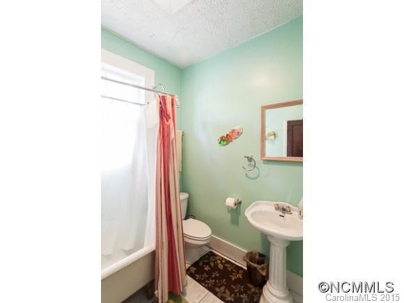 25 Hillside - Photo 18