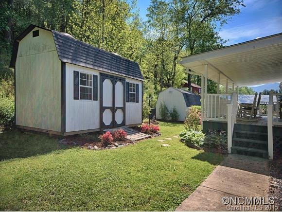 701 BEE TREE RD - Photo 15