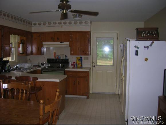 174 Springdale Drive - Photo 3