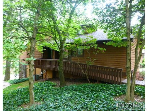 1 Royal Fern Court