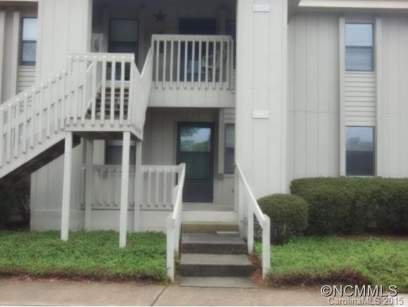 2303 Abbey Circle