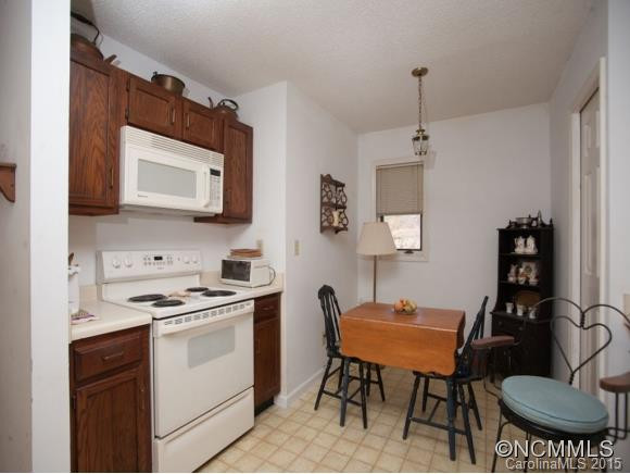 41 PEBBLE CREEK DR - Photo 7