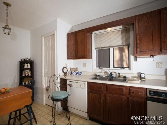 41 PEBBLE CREEK DR - Photo 8