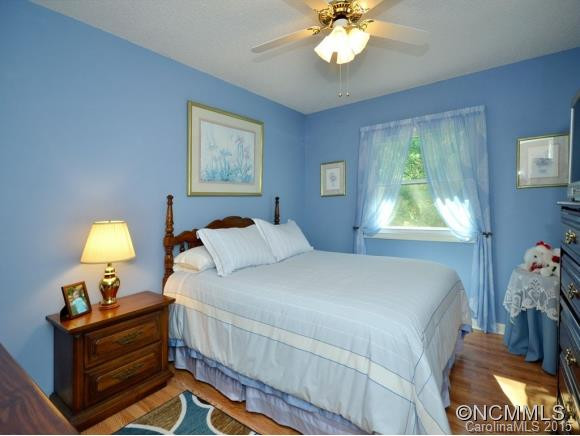 16 SHACKLEFORD DR - Photo 11