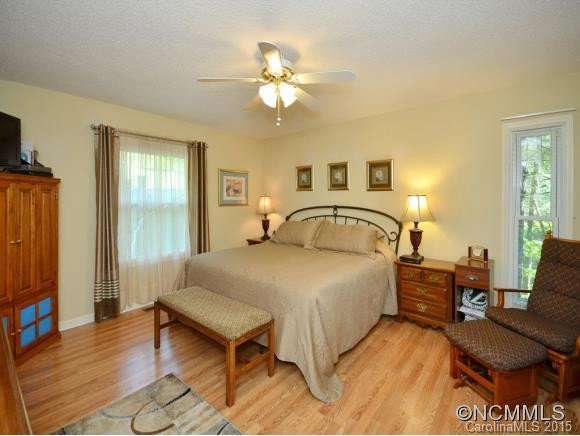 16 SHACKLEFORD DR - Photo 12