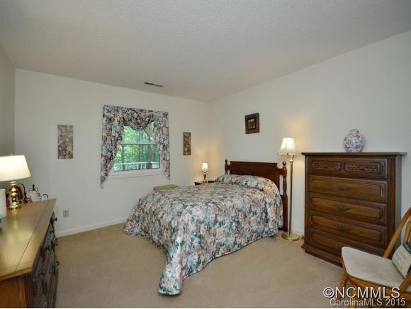16 SHACKLEFORD DR - Photo 16