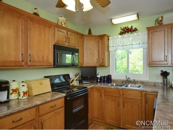 16 SHACKLEFORD DR - Photo 3