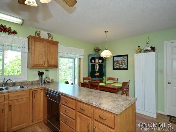 16 SHACKLEFORD DR - Photo 4