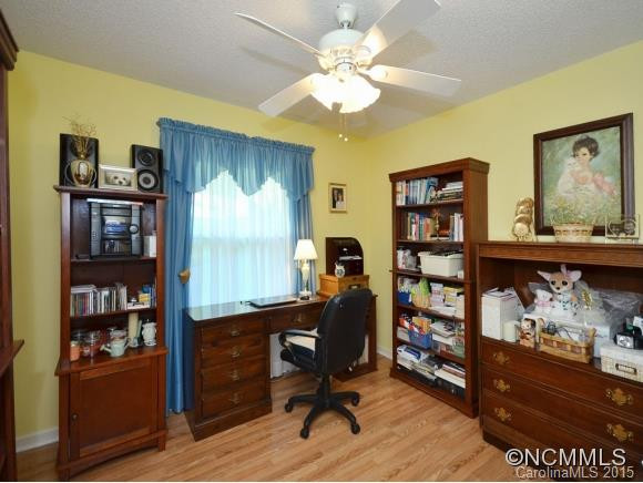 16 SHACKLEFORD DR - Photo 10