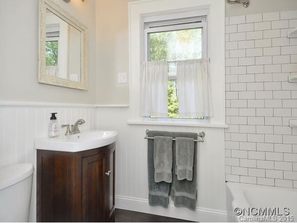 121 BRUCEMONT CIRCLE - Photo 10