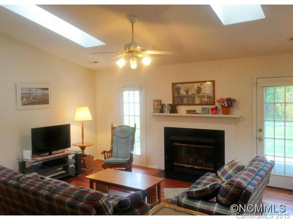 1007 Thorncrest Drive - Photo 5