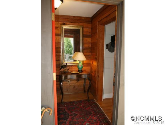 27 Summer Place - Photo 2