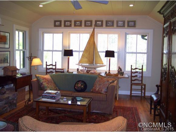 27 Summer Place - Photo 3